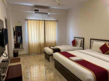 Deluxe Triple Room (AC)
